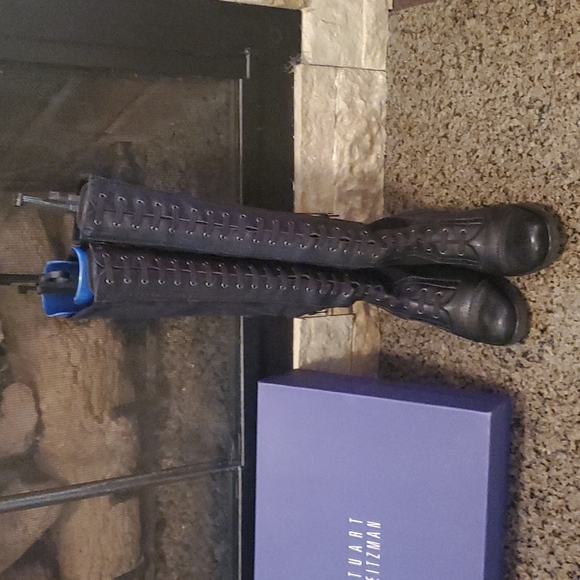 STUART WEITZMAN COMBAT LIKE BOOTS. 7.5 - Picture 5 of 12